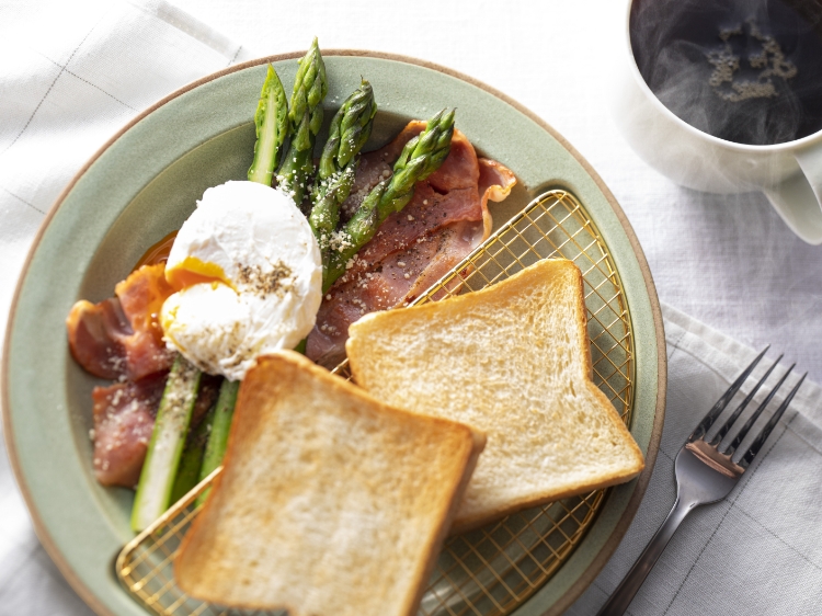 KIKIME/amime プレート半月 黒酸化網 -網付きだから揚物をカラッとした