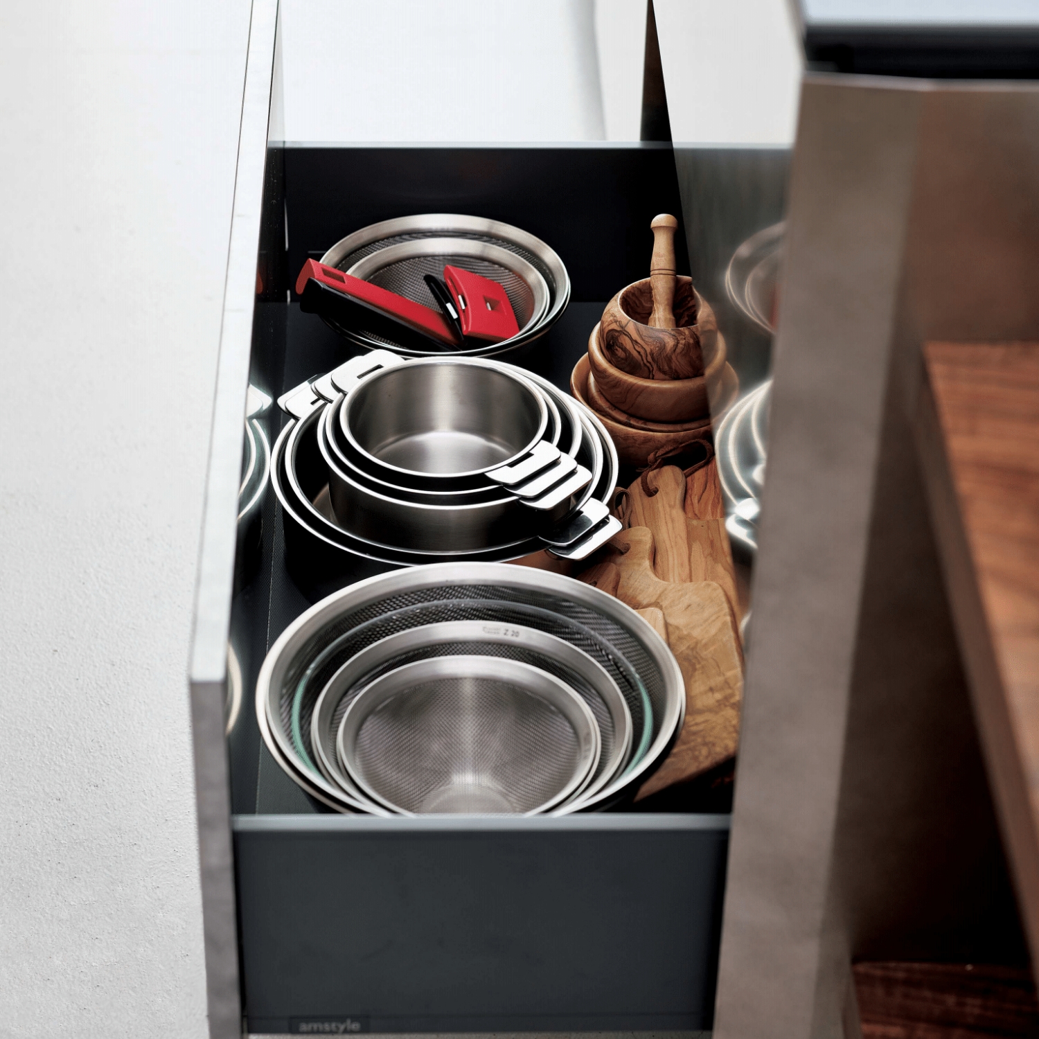 CRISTEL/グラフィット 深鍋 22cm -収納性抜群！ハンドル着脱式の