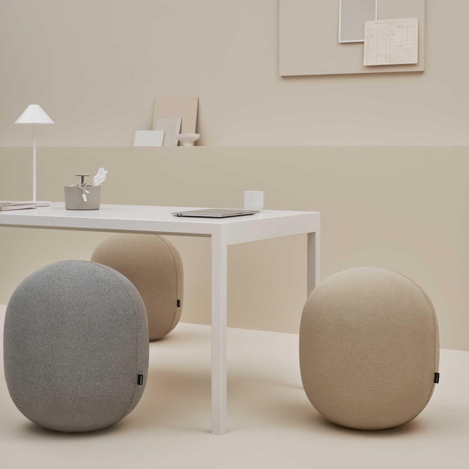 ＆MEDICAL/MALLOW オーバルバランスボール ニット -場所を取らず座り