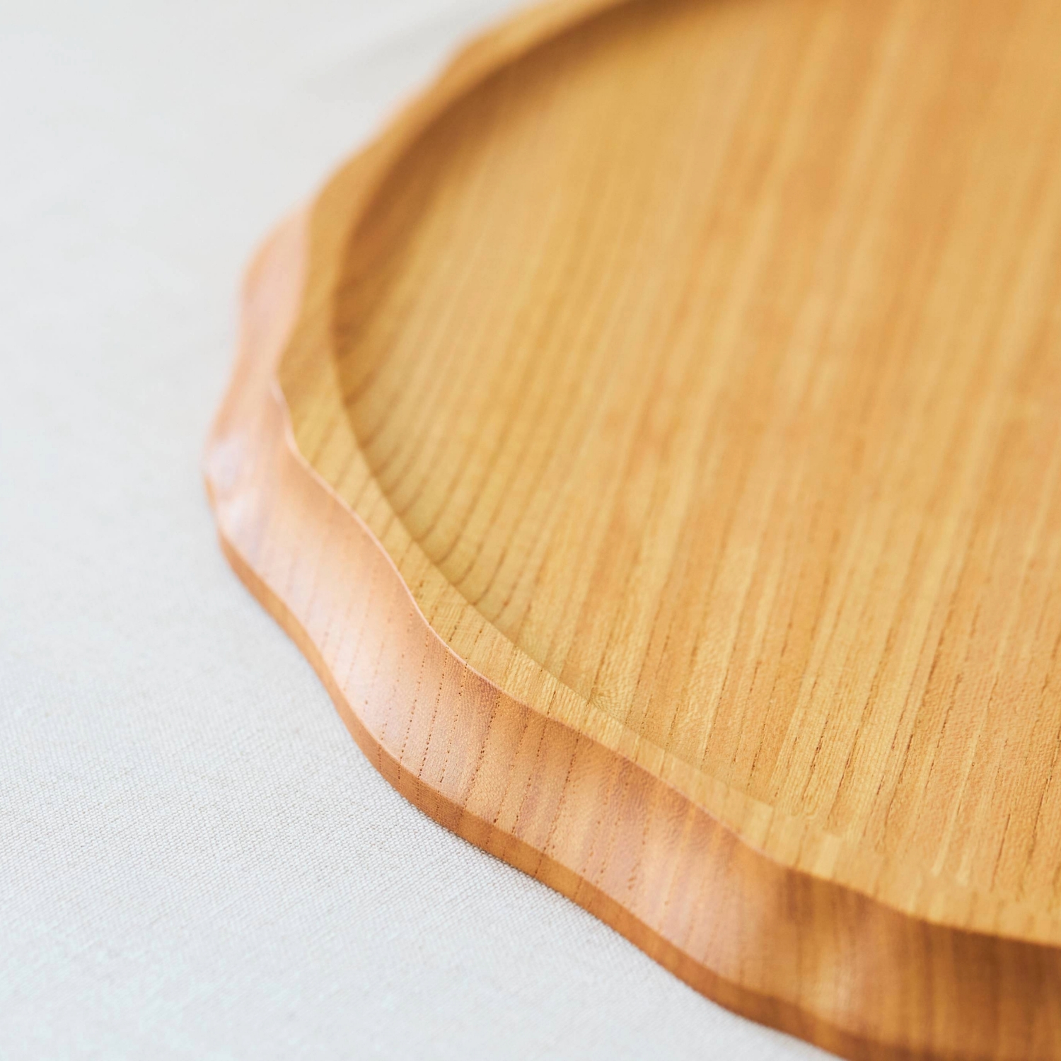 四十沢木材工芸/KITO 折敷 -繊細な意匠が美しく、ガラス塗装で汚れに