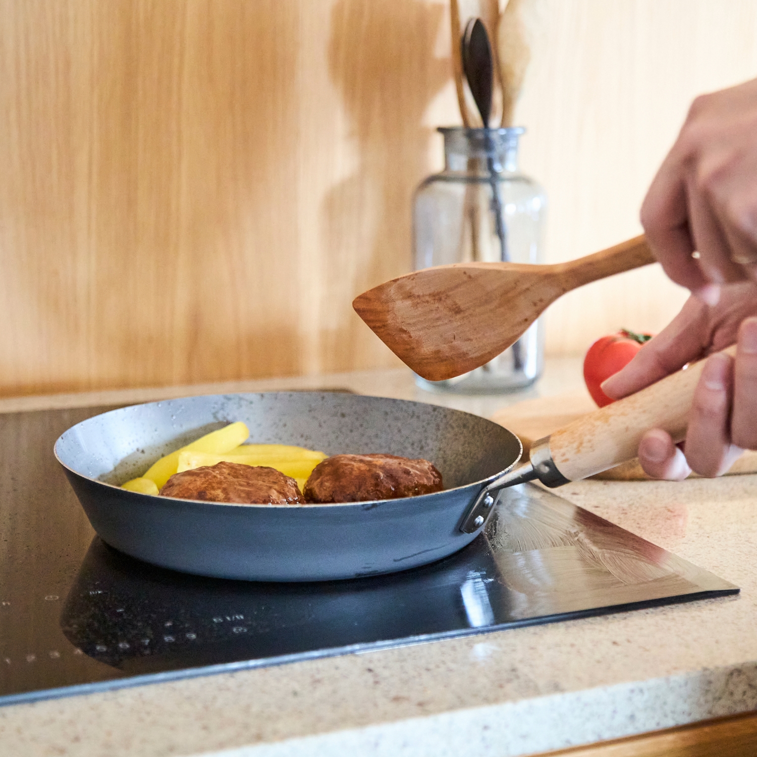 松田美智子の自在道具/自在フライパン 20cm -適度な深さとフラットな