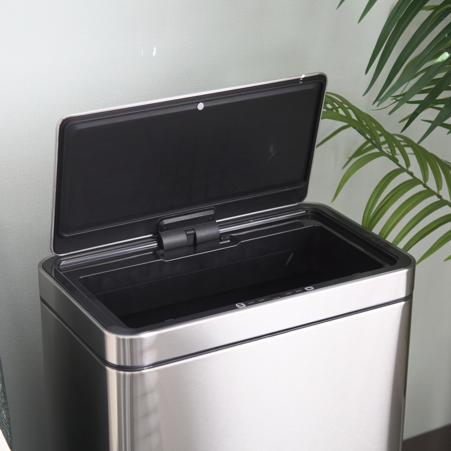 EKO/デラックスミラージュ センサービン 30L -自動開閉するから、両手