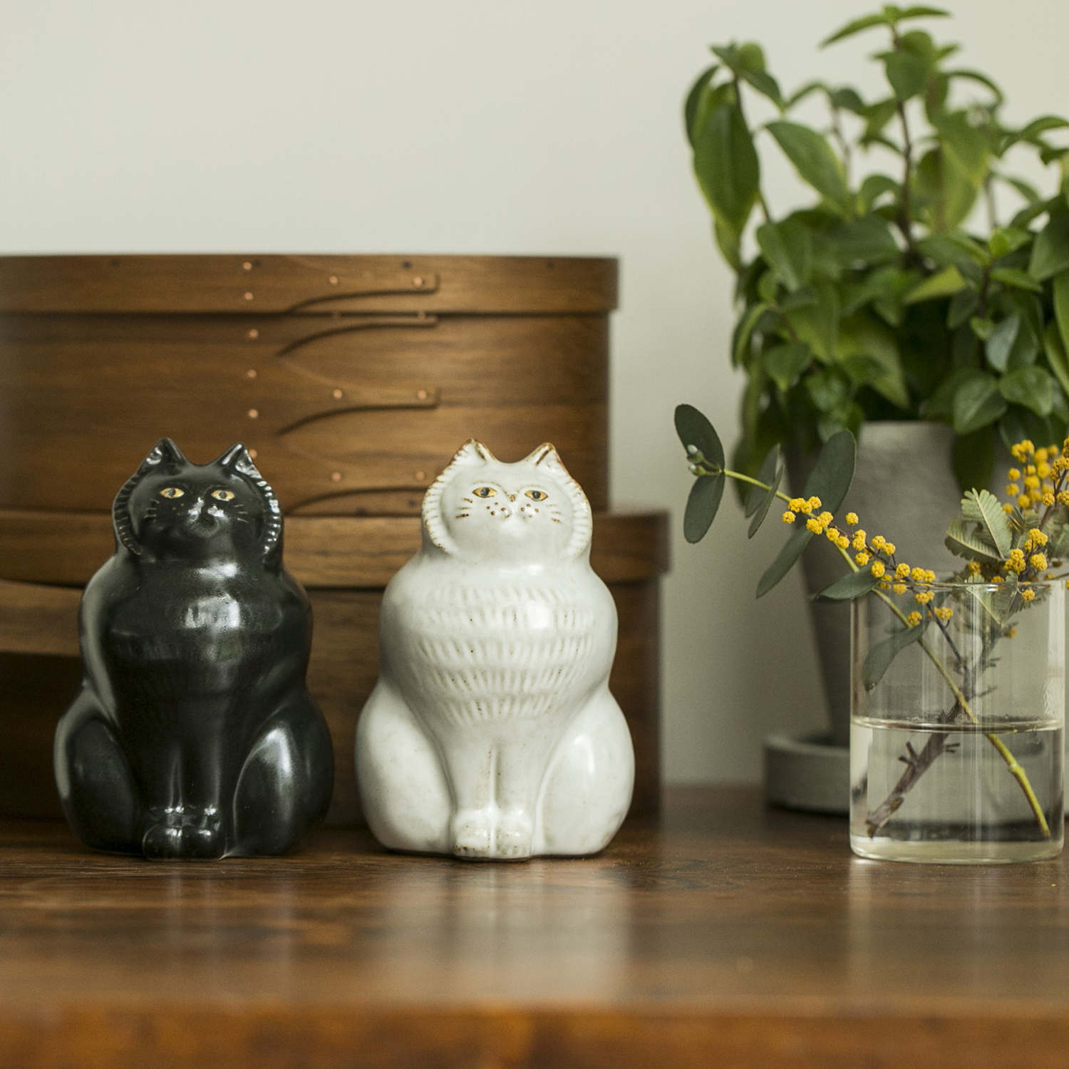 sen/動物のオブジェ TWIN CATS -思わず撫でたくなる、長毛猫のオブジェ