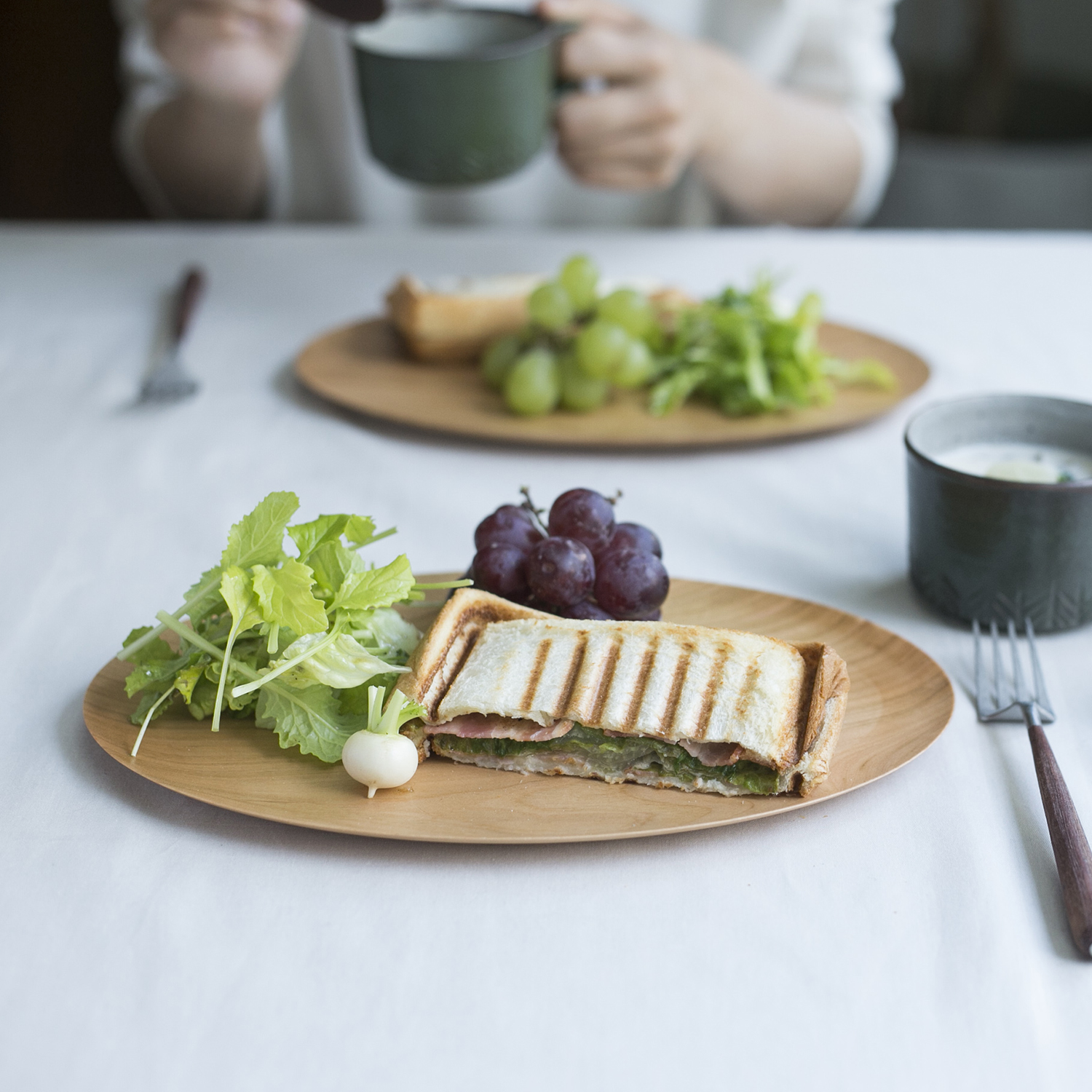 薗部産業/オーバルパン皿 桜 -お手入れ不要！10年持つ無垢の木製皿