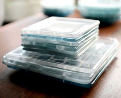 サブロウ/角皿 小 c -水の波紋をイメージした美しいモザイク柄のガラス