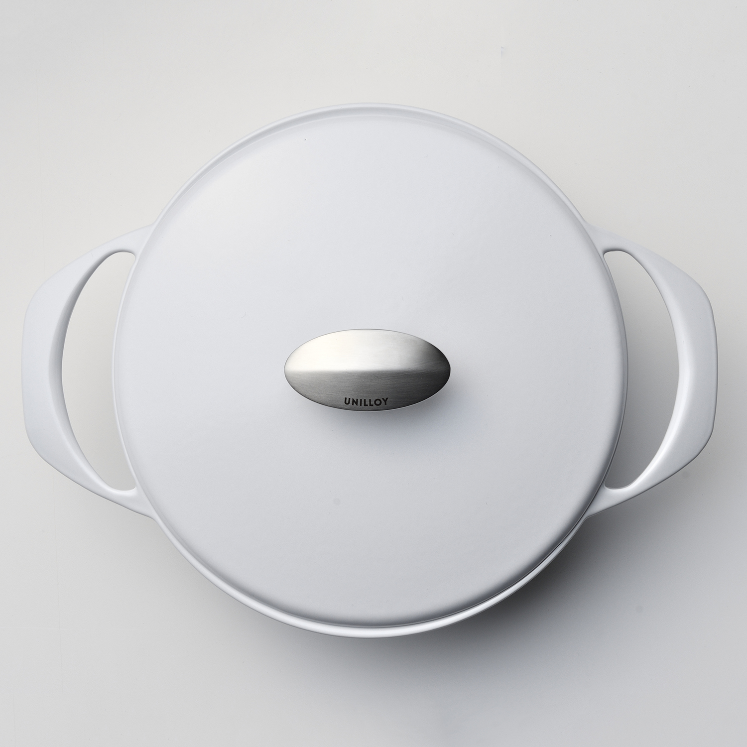 UNILLOY/キャセロール 深型 20cm -軽い鋳物ホーロー鍋で、いつもの料理