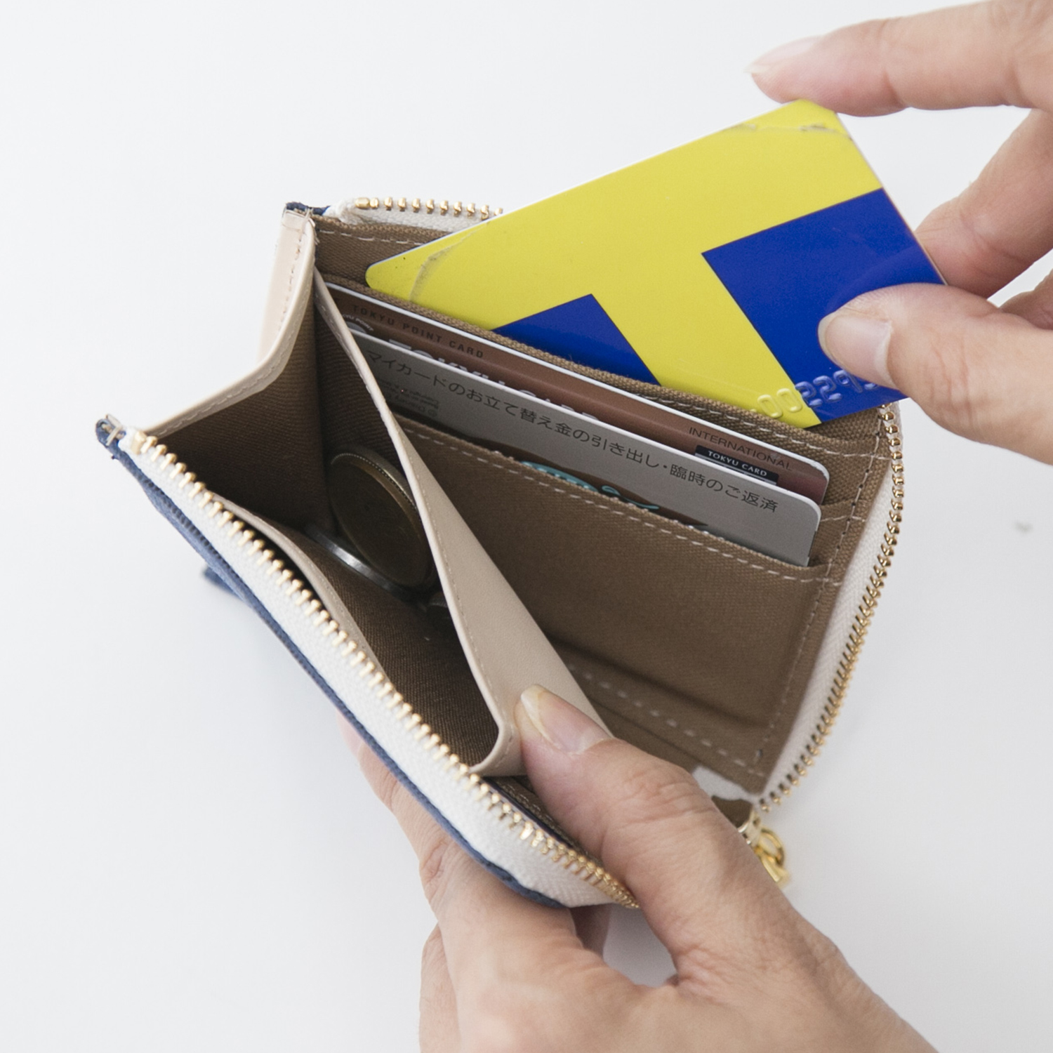 鍵ポケットつきコンパクト財布 ストライプビーズ -【当店限定】鍵を