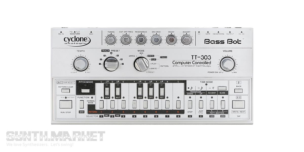 Cyclone Analogic Bass Bot TT-303: Bass Synthesizer